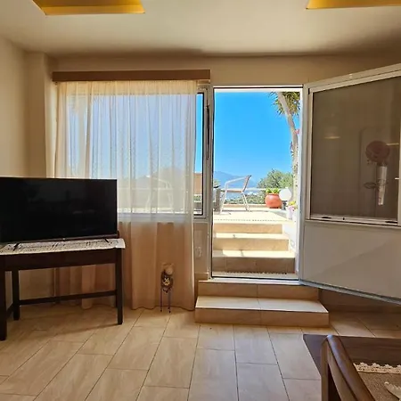 Geo Milos טריפיטי