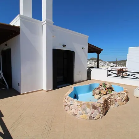 Geo Milos Сasa de vacaciones Tripití