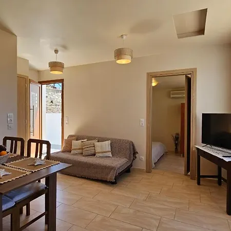 Geo Milos Ferienhaus *